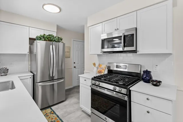 $379,900 | 3933 Edgewood Avenue North, Crystal, MN 55427