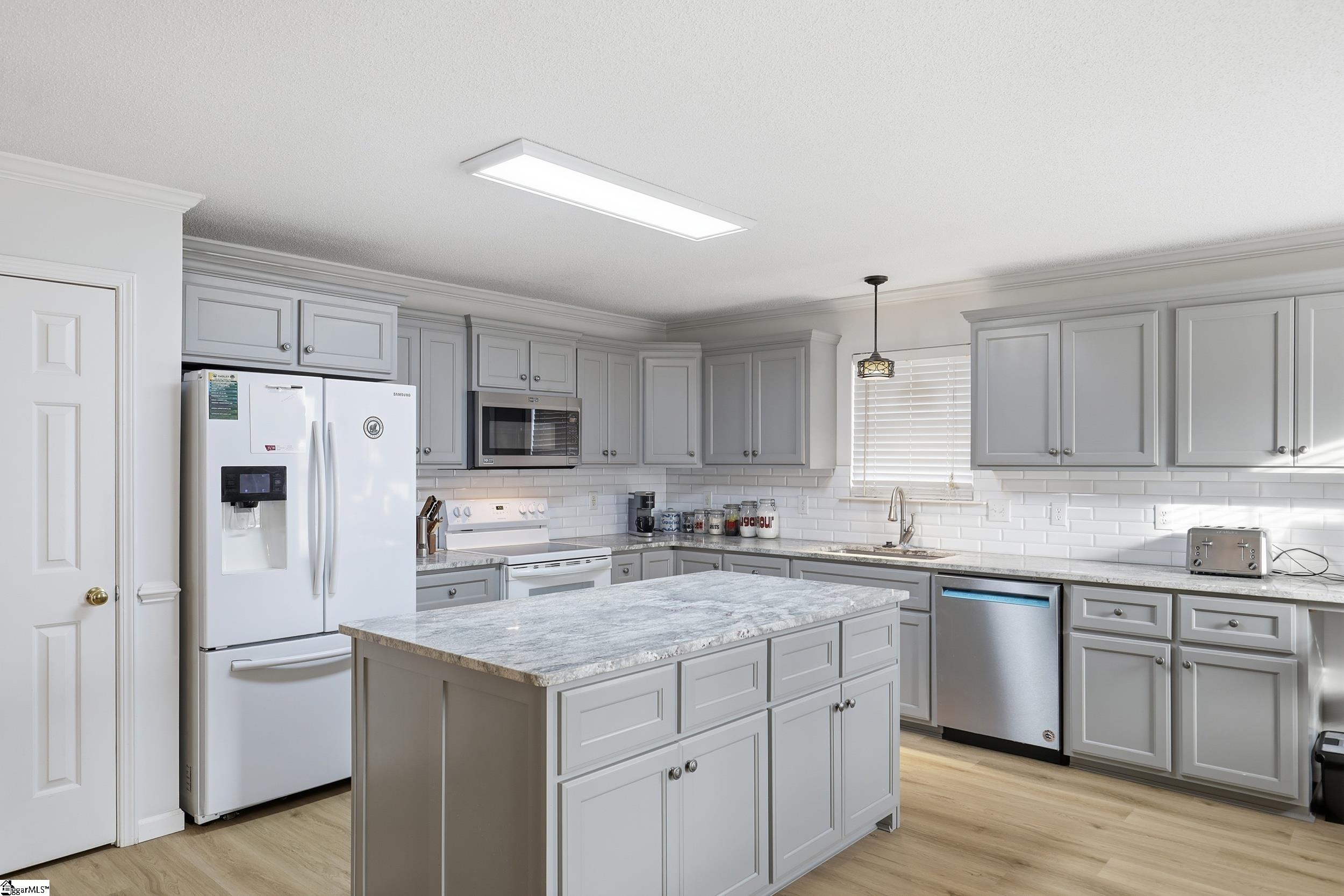 105 Upward Way Easley, SC 29642 - Photo 2 of 33