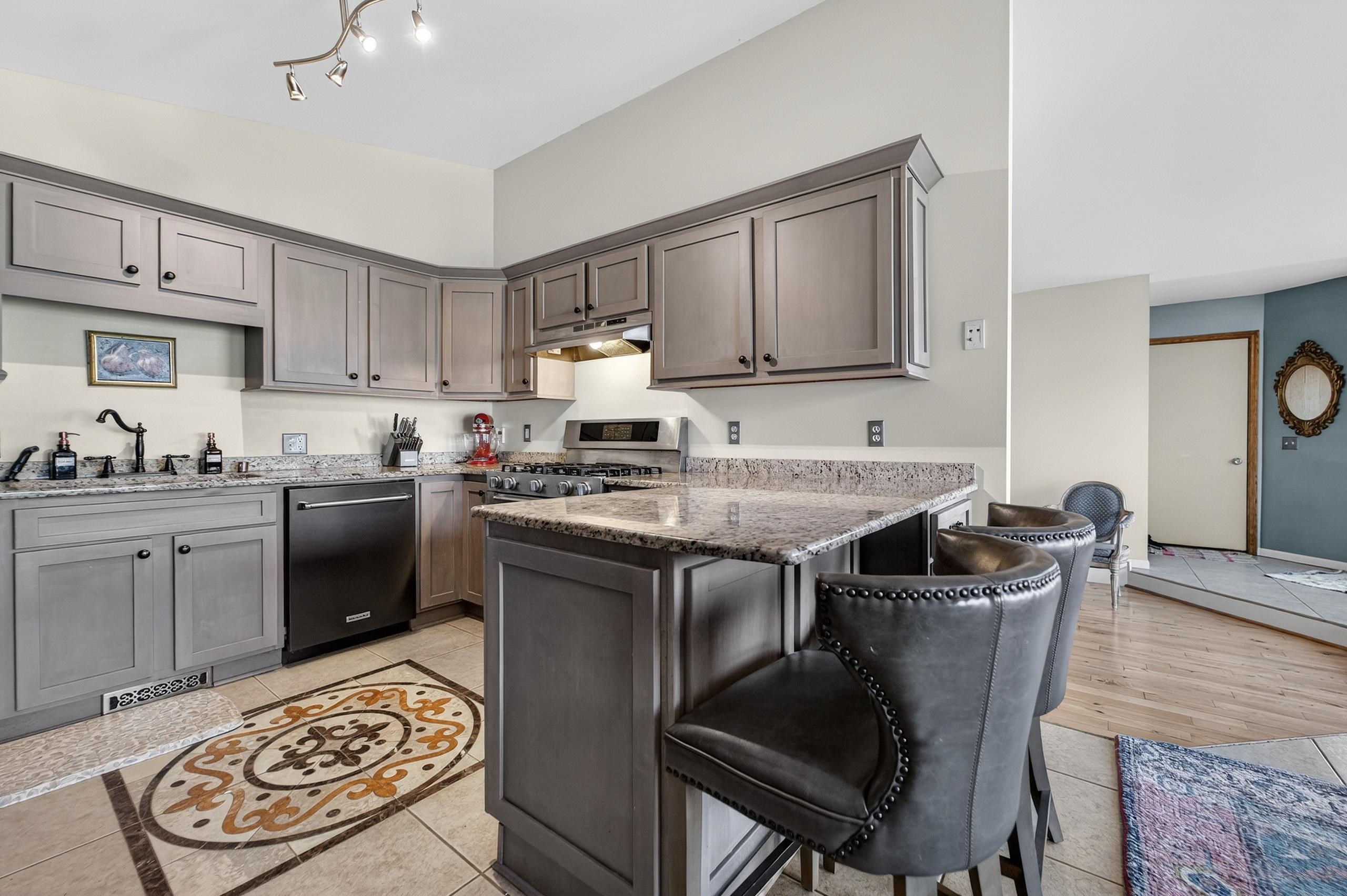 7115 Spring Hill Drive Middleton, WI 53562 - Photo 13 of 58