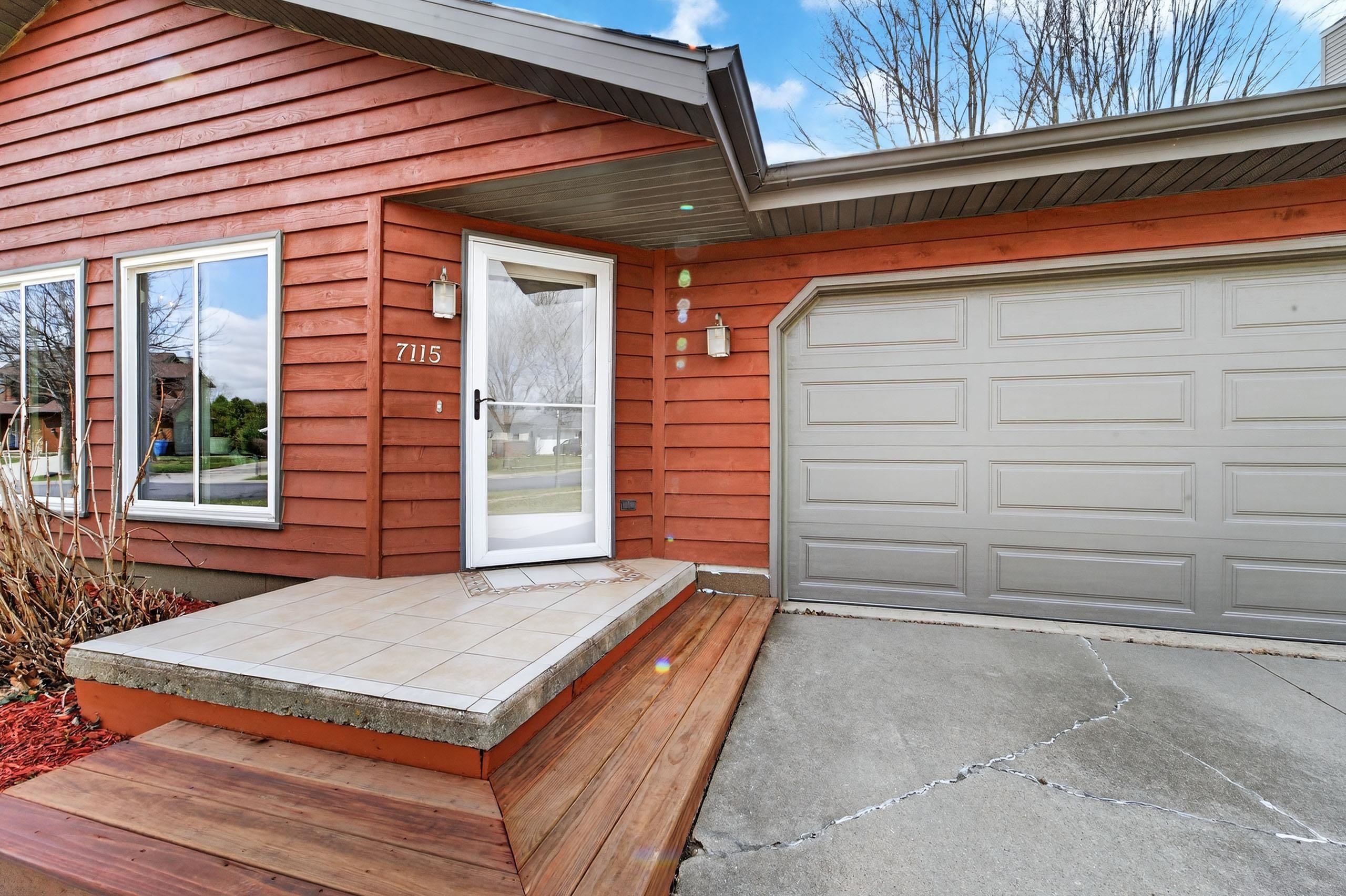 7115 Spring Hill Drive Middleton, WI 53562 - Photo 4 of 58