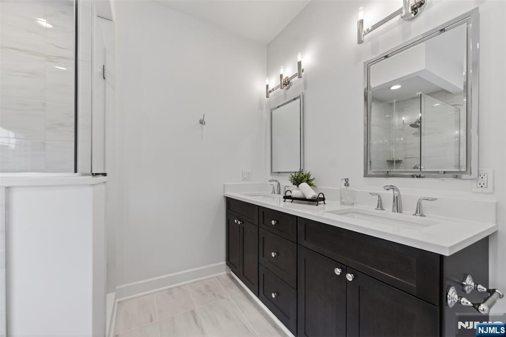 22 Gabriel Court, Unit 22 Paramus, NJ 07652 - Photo 21 of 38