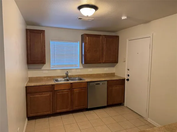 $3,100 | 4301 Munger Avenue, Dallas, TX 75204