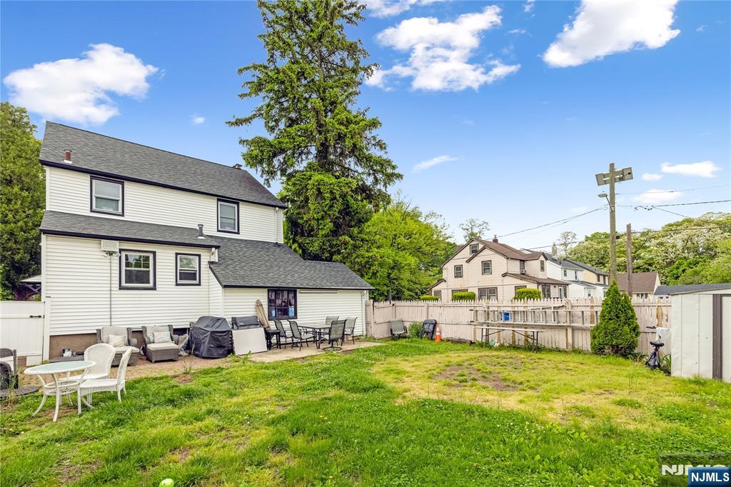 384 Woods Road Teaneck, NJ 07666 - Photo 15 of 17