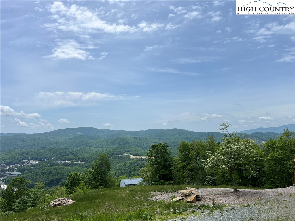 Pinnacle Drive Boone, NC 28607 - Photo 4 of 14 Gallery Image 4