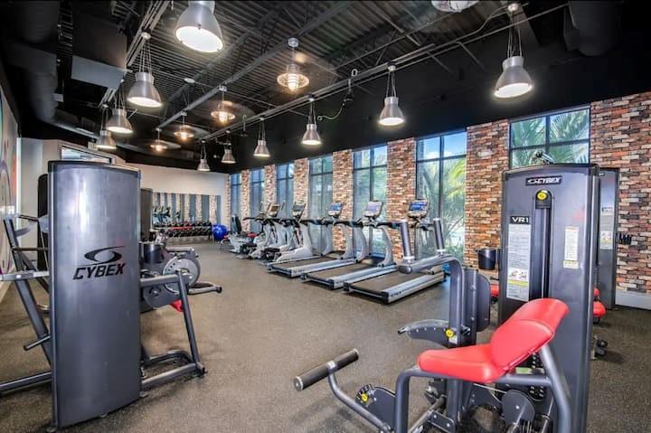 646 Longboat Drive Davenport, FL 33896 - Photo 5 of 41 a view of a room with gym equipment
