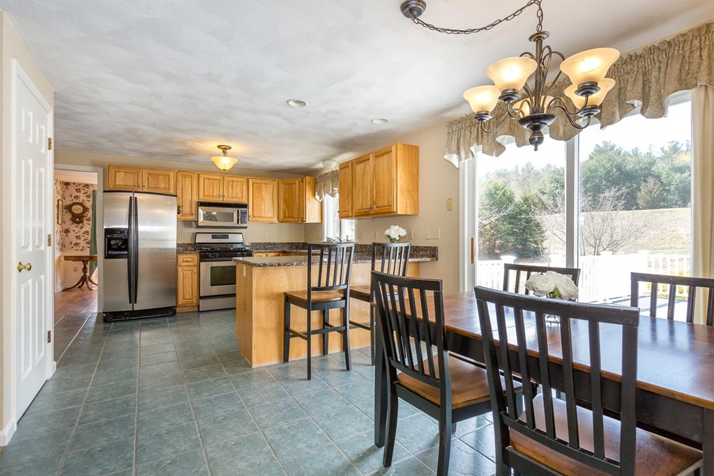 49 Sparrow Road Stoughton, MA 02072 - Photo 7 of 29 Gallery Image 7
