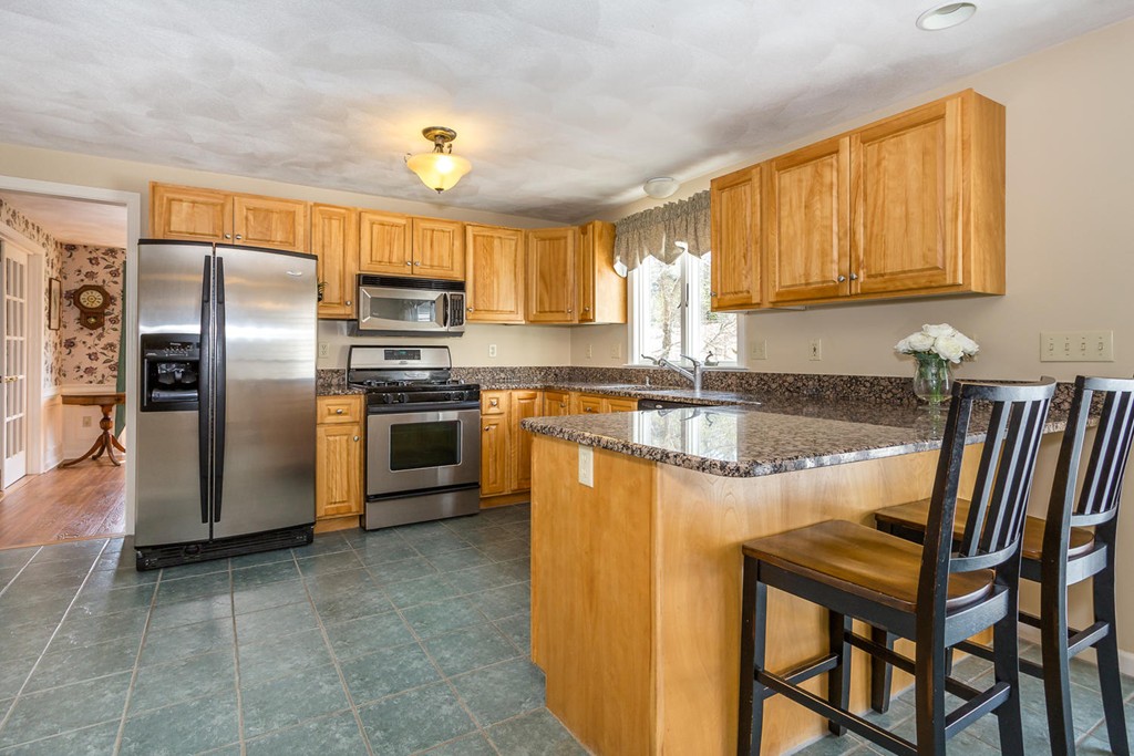 49 Sparrow Road Stoughton, MA 02072 - Photo 9 of 29 Gallery Image 9