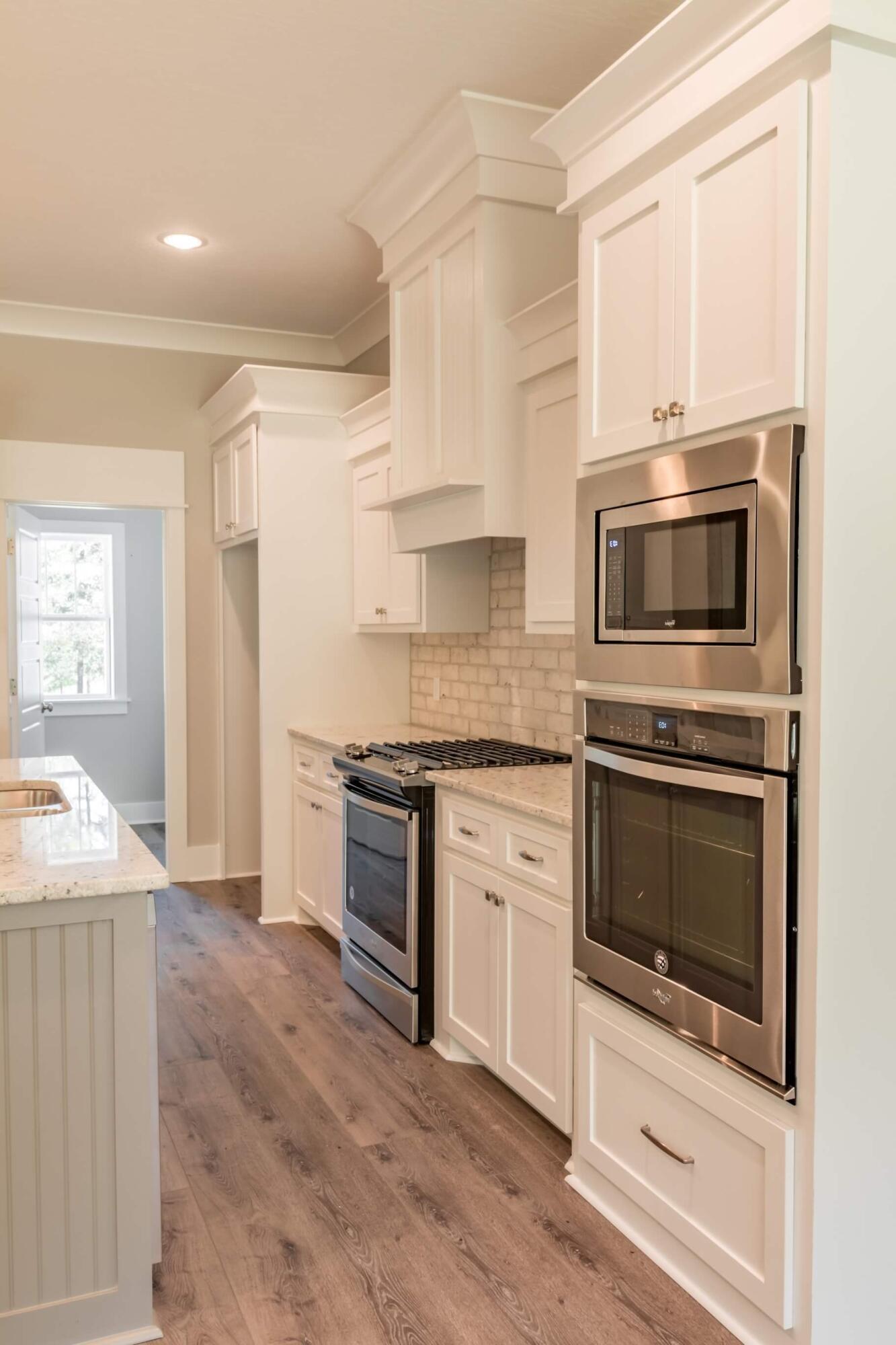 17036 Jacinto Road Bend, OR 97707 - Photo 9 of 17 KITCHEN-4-v1571066658003