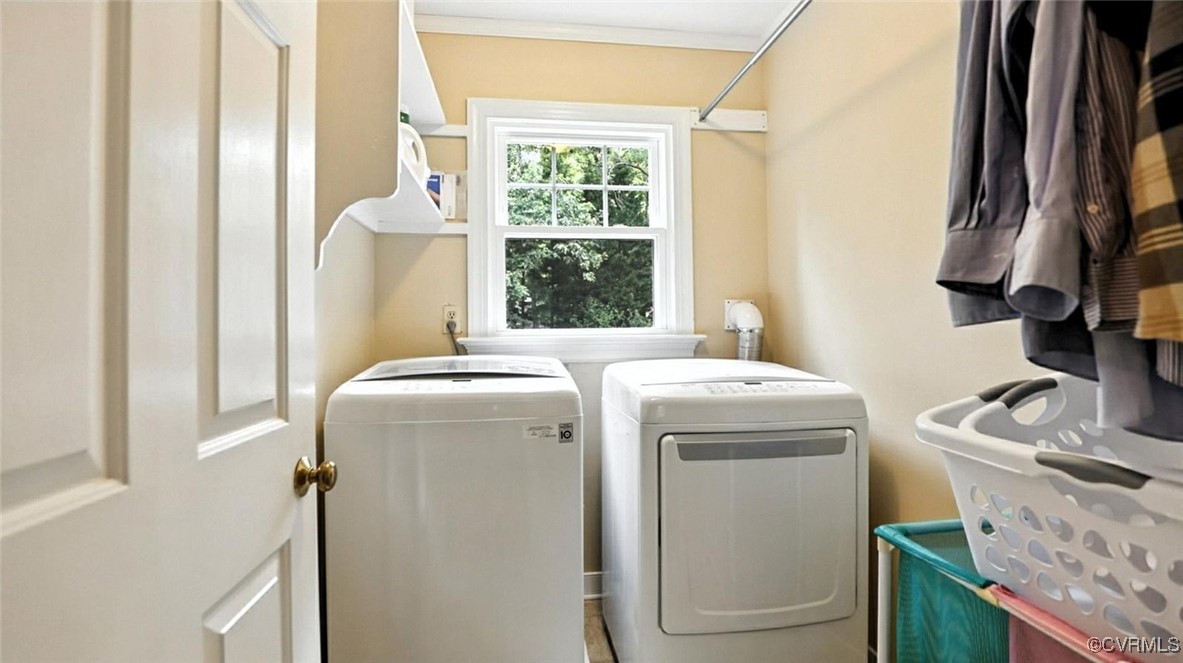 2601 Olde Stone Road Midlothian, VA 23113 - Photo 36 of 46 a utility room with dryer and washer