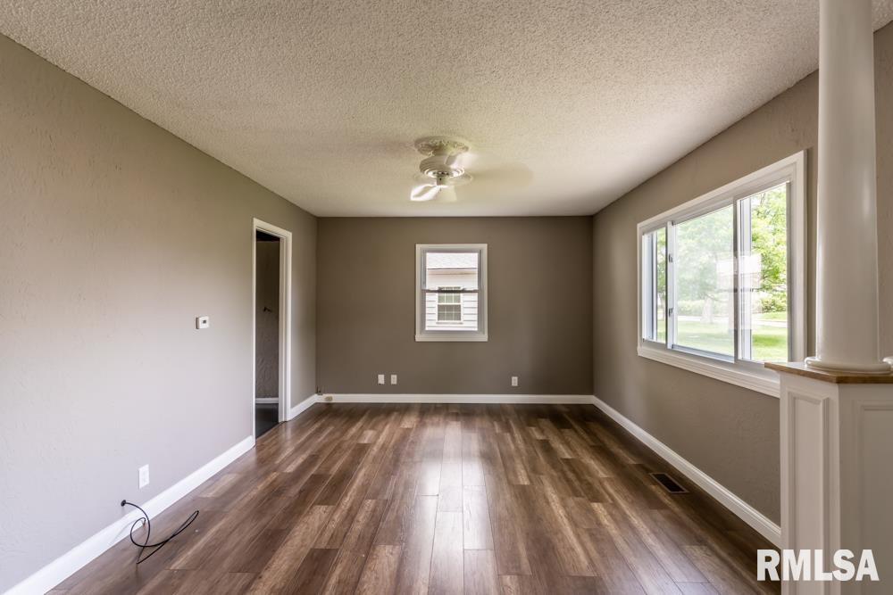 926 West Ridgemont Road Peoria, IL 61614 - Photo 5 of 23 Gallery Image 5