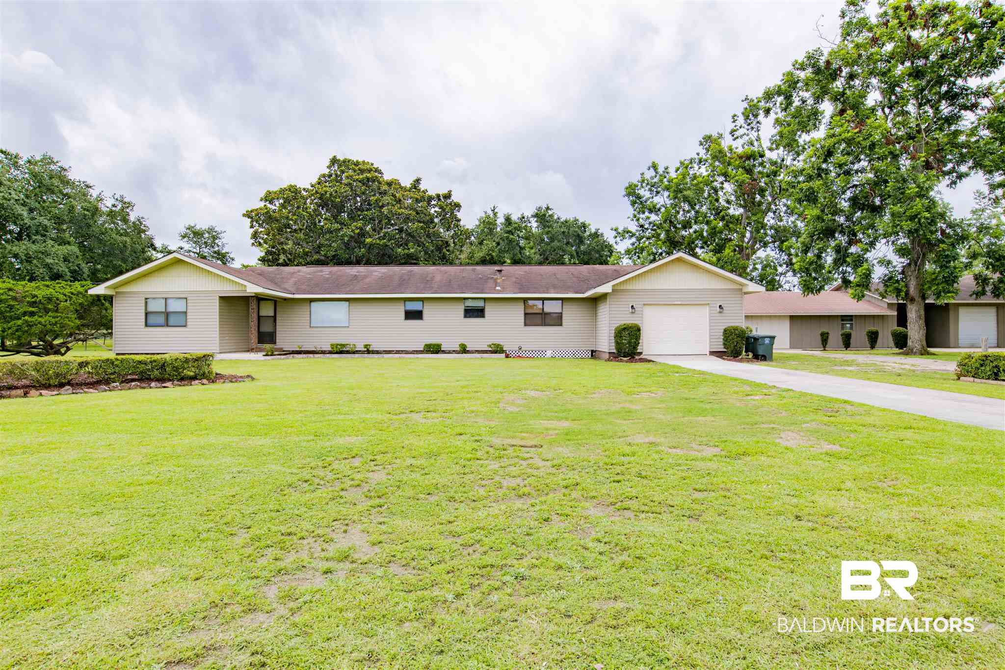 707 West Azalea Avenue Foley, AL 36535 - Photo 1 of 50