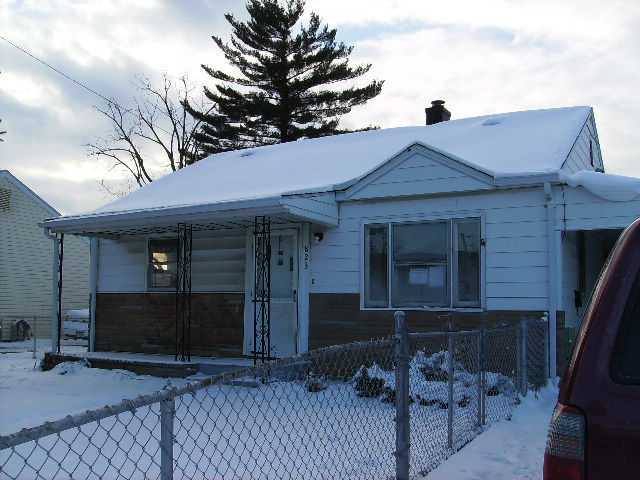 823 South Burnett Road Springfield, OH 45505 - Photo 2 of 18