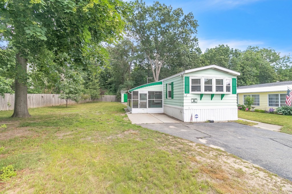 46 Contessa Lane Springfield, MA 01119 - Photo 25 of 25 a front view of a house with a yard