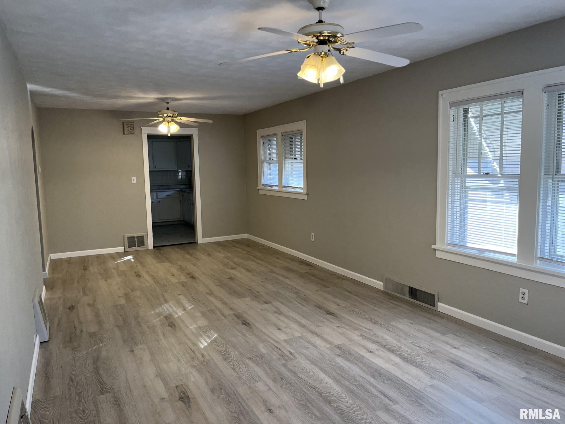 1416 State Street Pekin, IL 61554 - Photo 3 of 19 Gallery Image 3