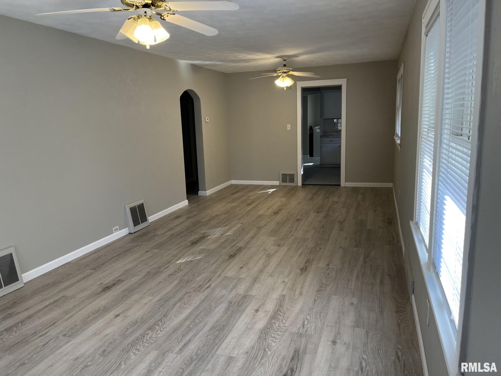 1416 State Street Pekin, IL 61554 - Photo 4 of 19 Gallery Image 4