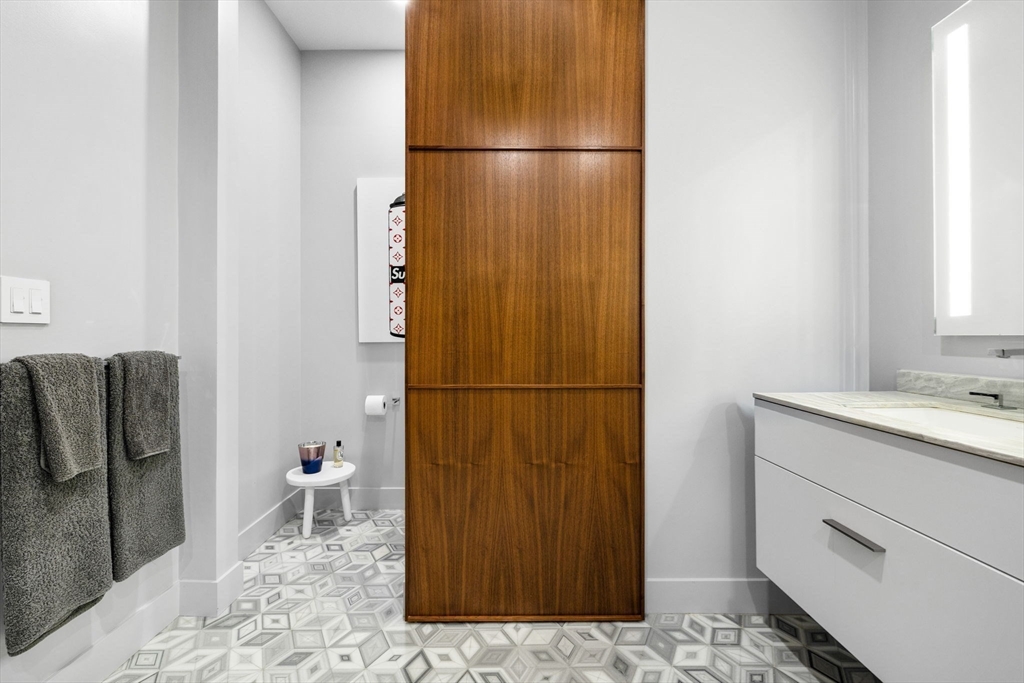 40 Traveler Street, Unit PH10 Boston, MA 02118 - Photo 25 of 42