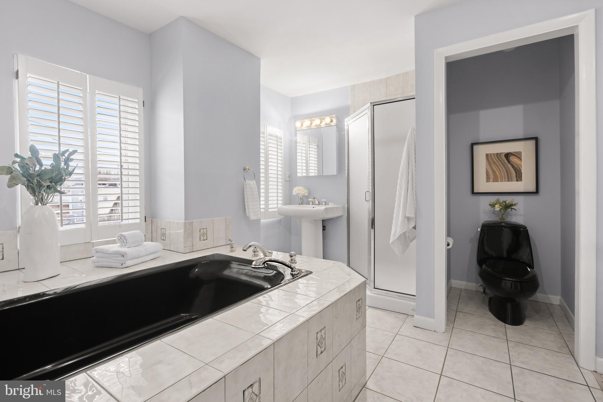 2828 O Donnell Street Baltimore, MD 21224 - Photo 20 of 38 Spacious Primary Bath