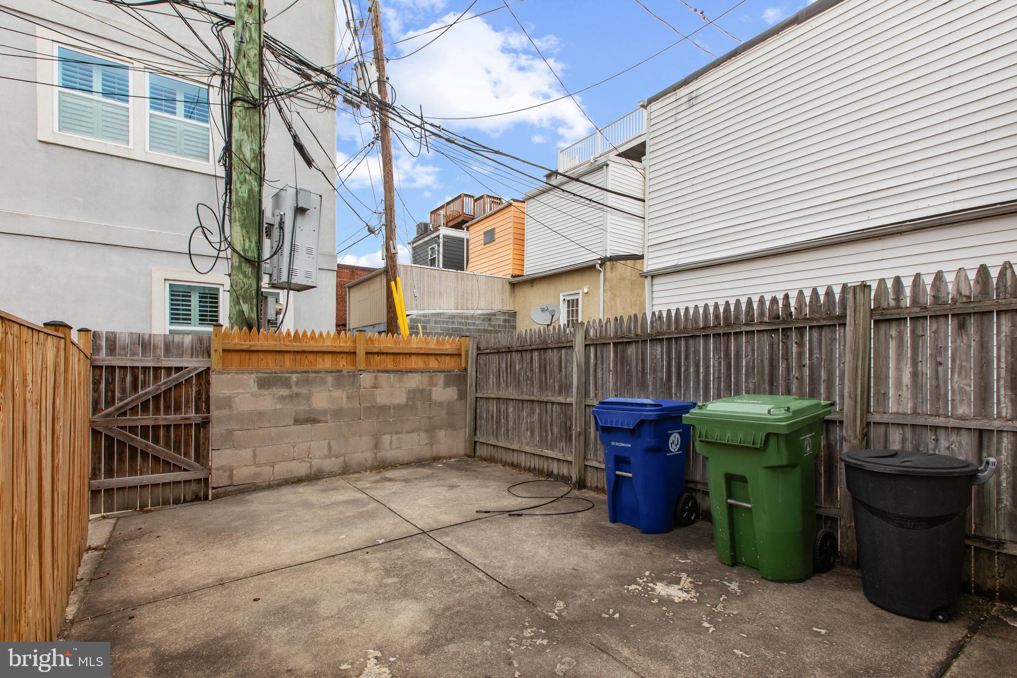 2828 O Donnell Street Baltimore, MD 21224 - Photo 30 of 38 Spacious rear patio