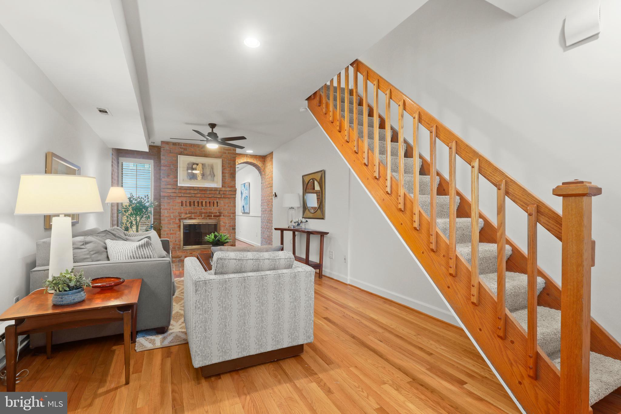 2828 O Donnell Street Baltimore, MD 21224 - Photo 5 of 38 Living Room