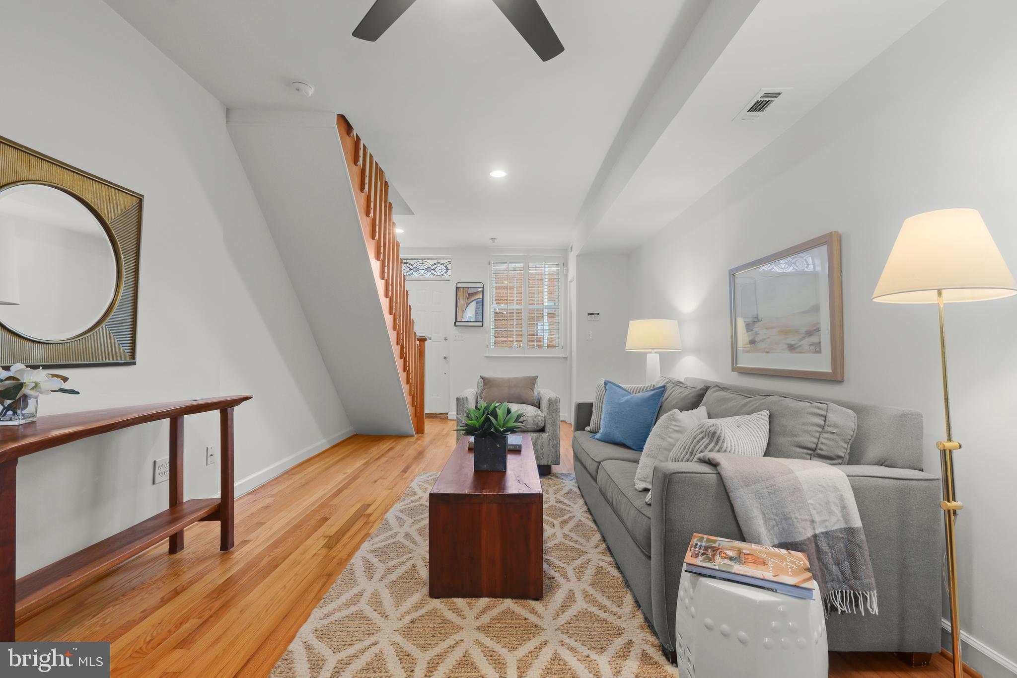 2828 O Donnell Street Baltimore, MD 21224 - Photo 6 of 38 Living Rm