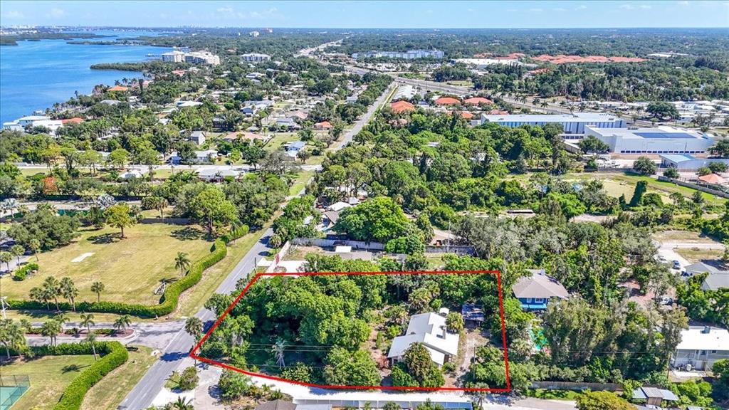 811 Sarabay Road Osprey, FL 34229 - Photo 31 of 36
