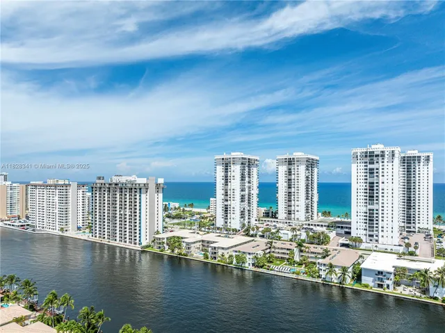 $3,200 | 2101 South Ocean Drive, Unit 2302, Hollywood, FL 33019
