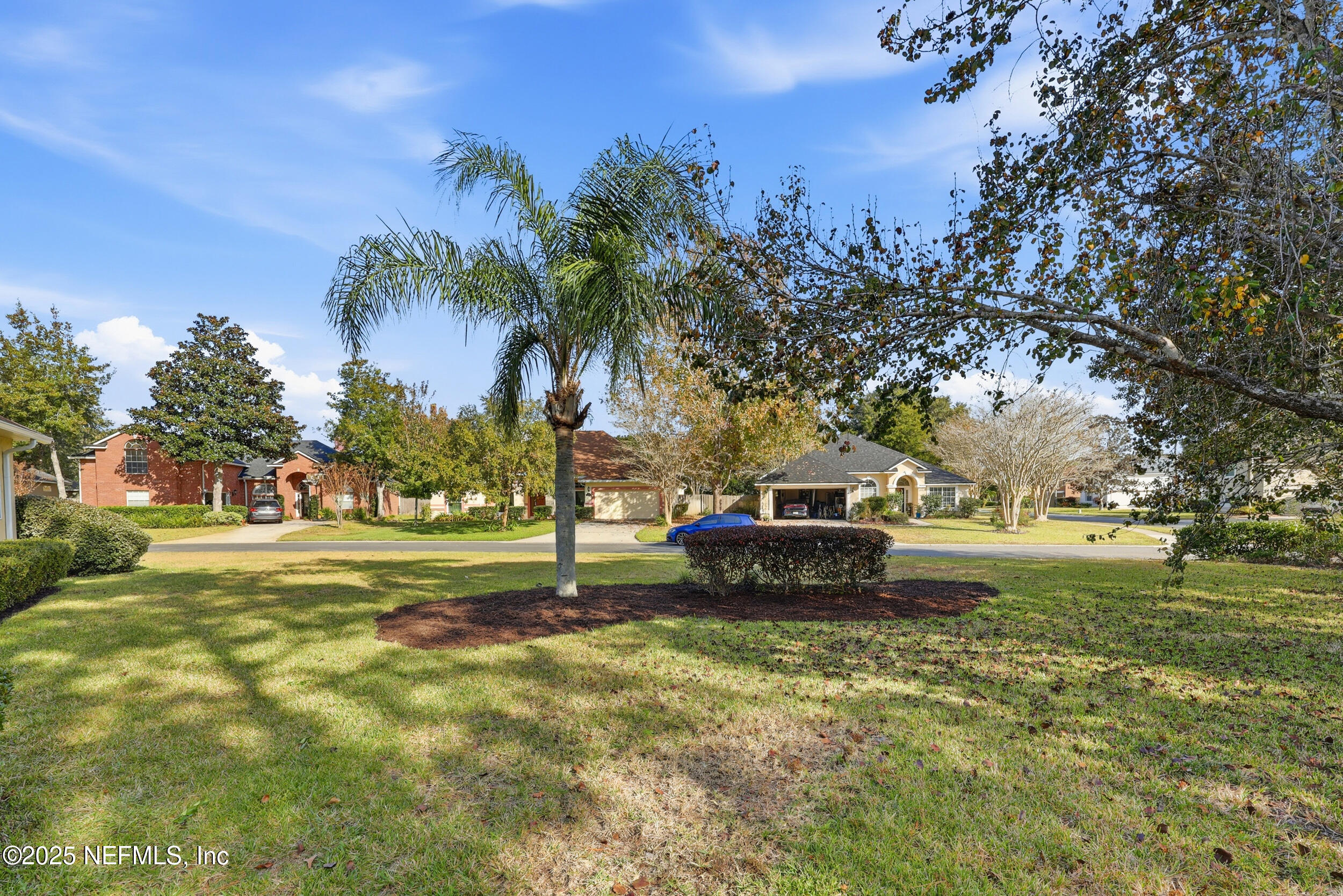 1605 Merroway Lane Ponte Vedra, FL 32081 - Photo 36 of 41 a view of a garden with an outdoor space