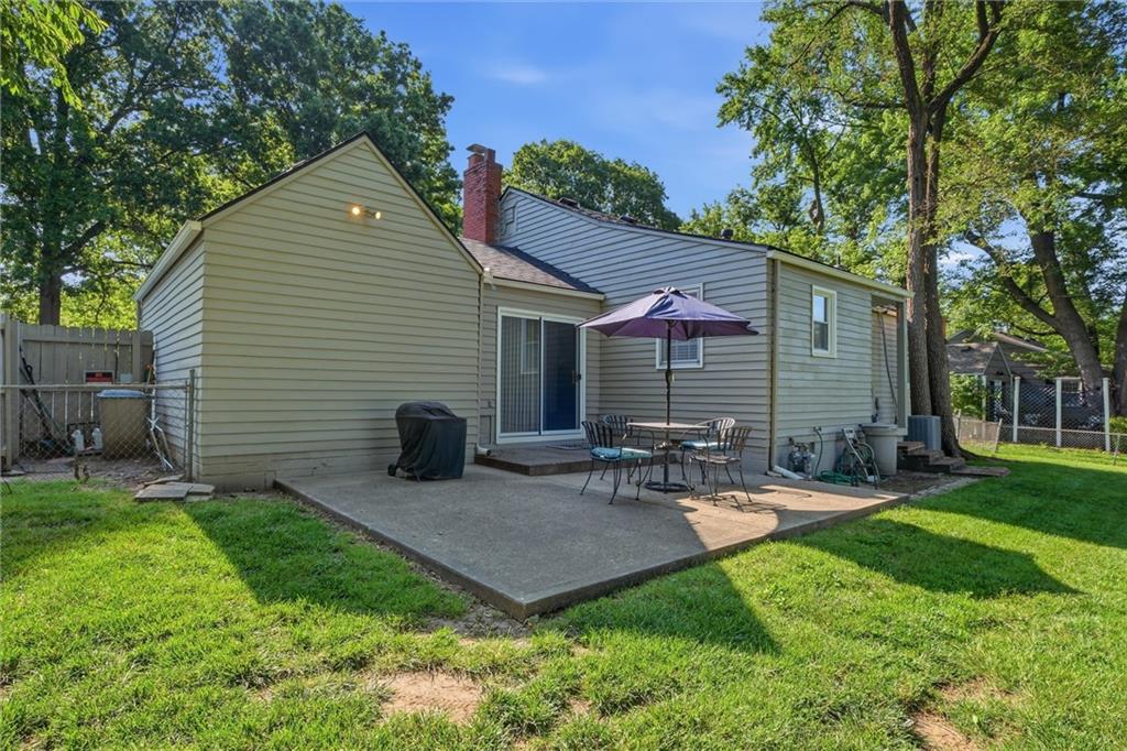 8408 Riley Street Overland Park, KS 66212 - Photo 24 of 27