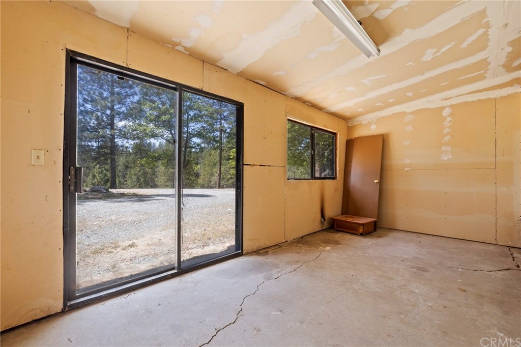 10379 McMahon Road Coulterville, CA 95311 - Photo 53 of 63 a view of an empty room and window