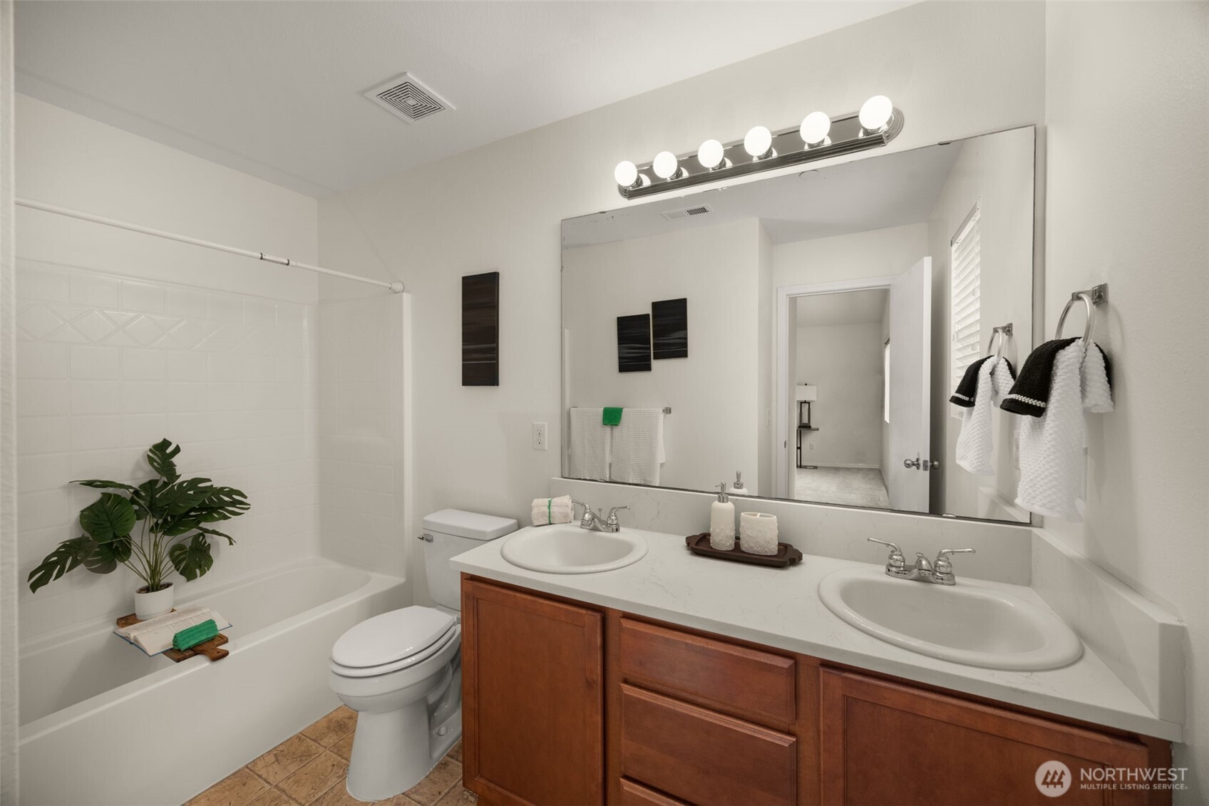 19015 25th Drive Southeast Bothell, WA 98012 - Photo 15 of 27