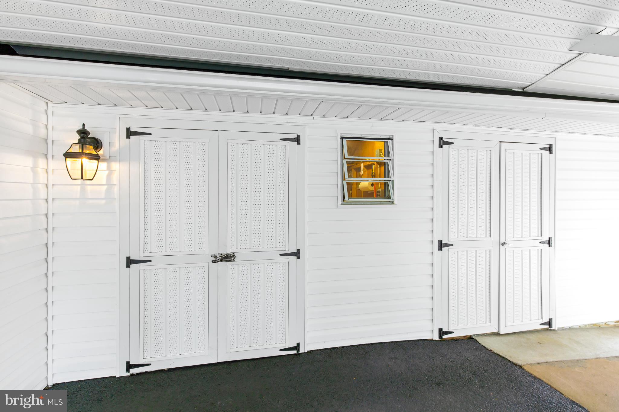411 Maple Avenue Manheim, PA 17545 - Photo 31 of 35 a view of walk in closet