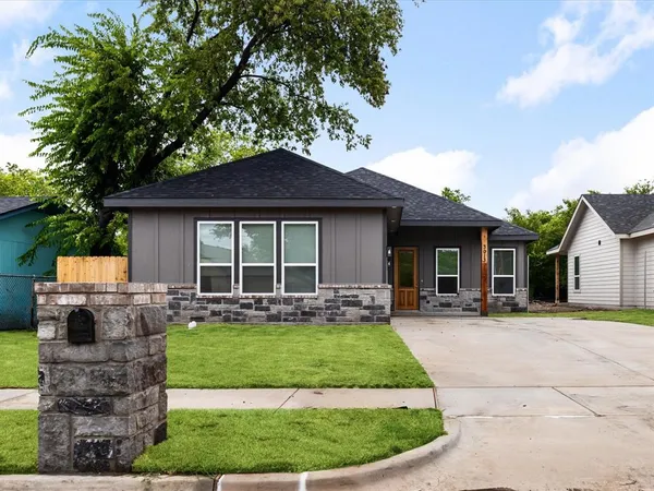 $345,000 | 3013 Donalee Street, Fort Worth, TX 76105