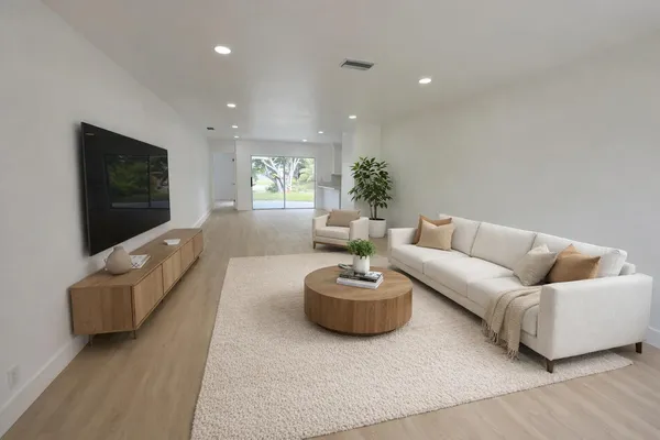 $3,900 | 6811 Northwest 32nd Avenue, Fort Lauderdale, FL 33309