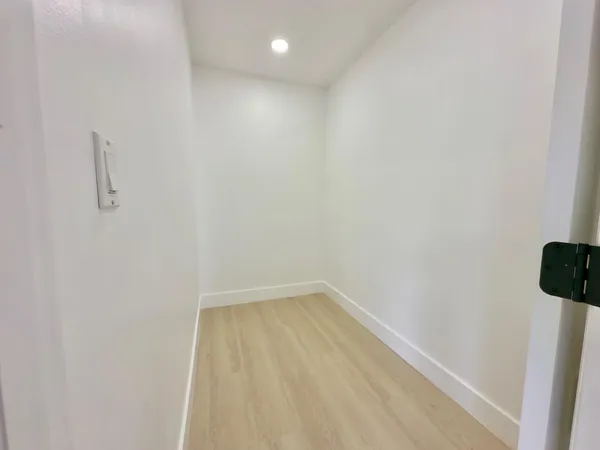 $3,900 | 6811 Northwest 32nd Avenue, Fort Lauderdale, FL 33309