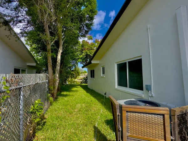 $3,900 | 6811 Northwest 32nd Avenue, Fort Lauderdale, FL 33309