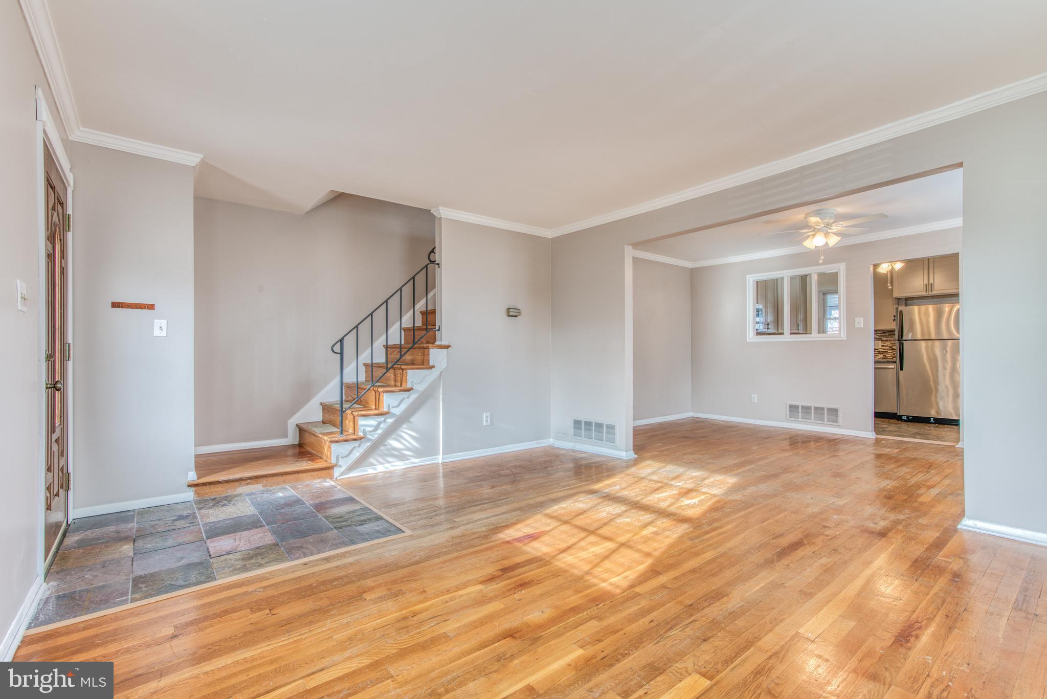 5638 Arnhem Road Baltimore, MD 21206 - Photo 3 of 31 Living Room