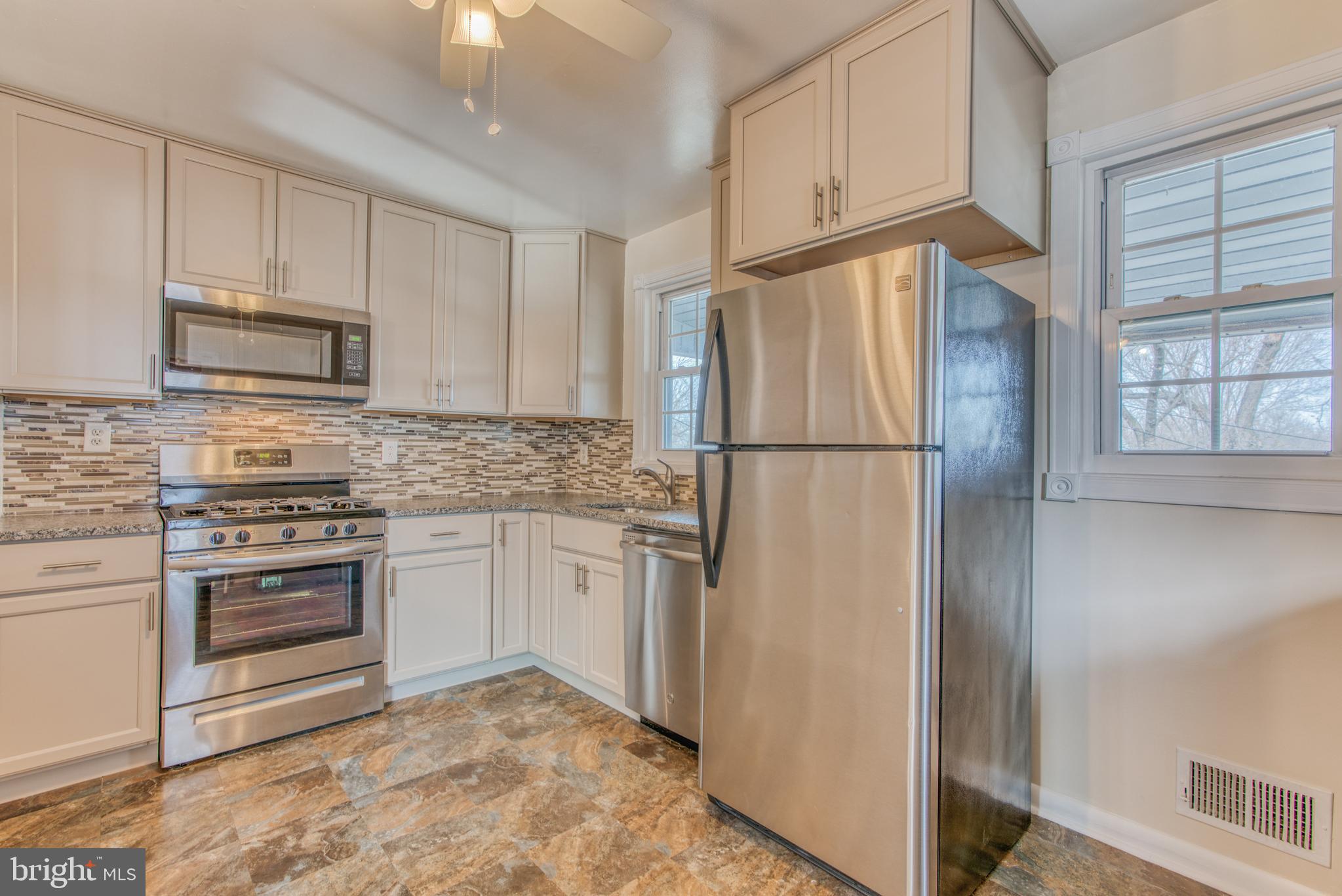 5638 Arnhem Road Baltimore, MD 21206 - Photo 7 of 31 Kitchen