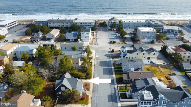 $2,295,000 | 107 1st Street, Bethany Beach, DE 19930