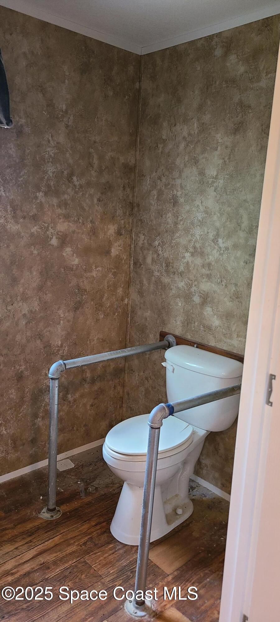 17189 County Road 252 Live Oak, FL 32060 - Photo 16 of 31 a bathroom with a toilet