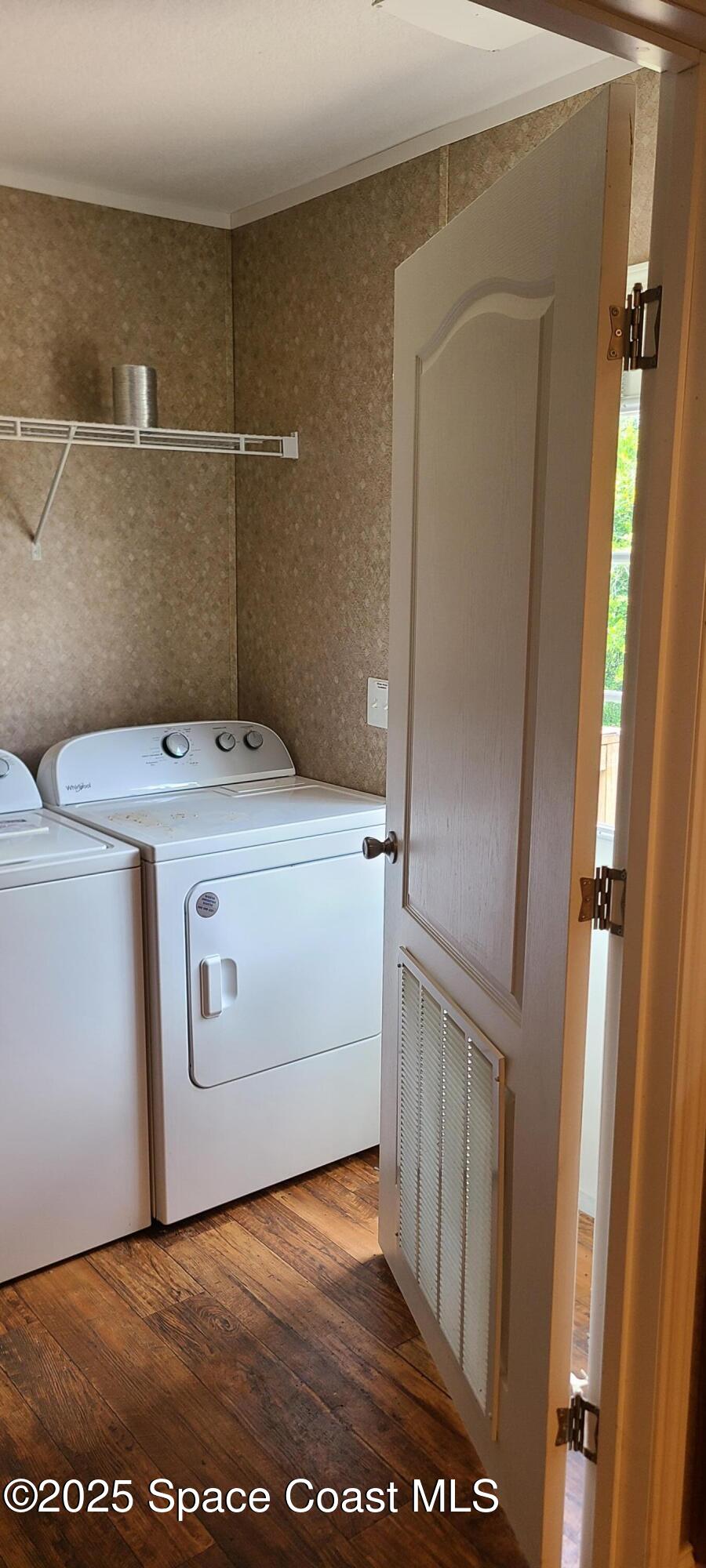17189 County Road 252 Live Oak, FL 32060 - Photo 20 of 31 a utility room with dryer and washer