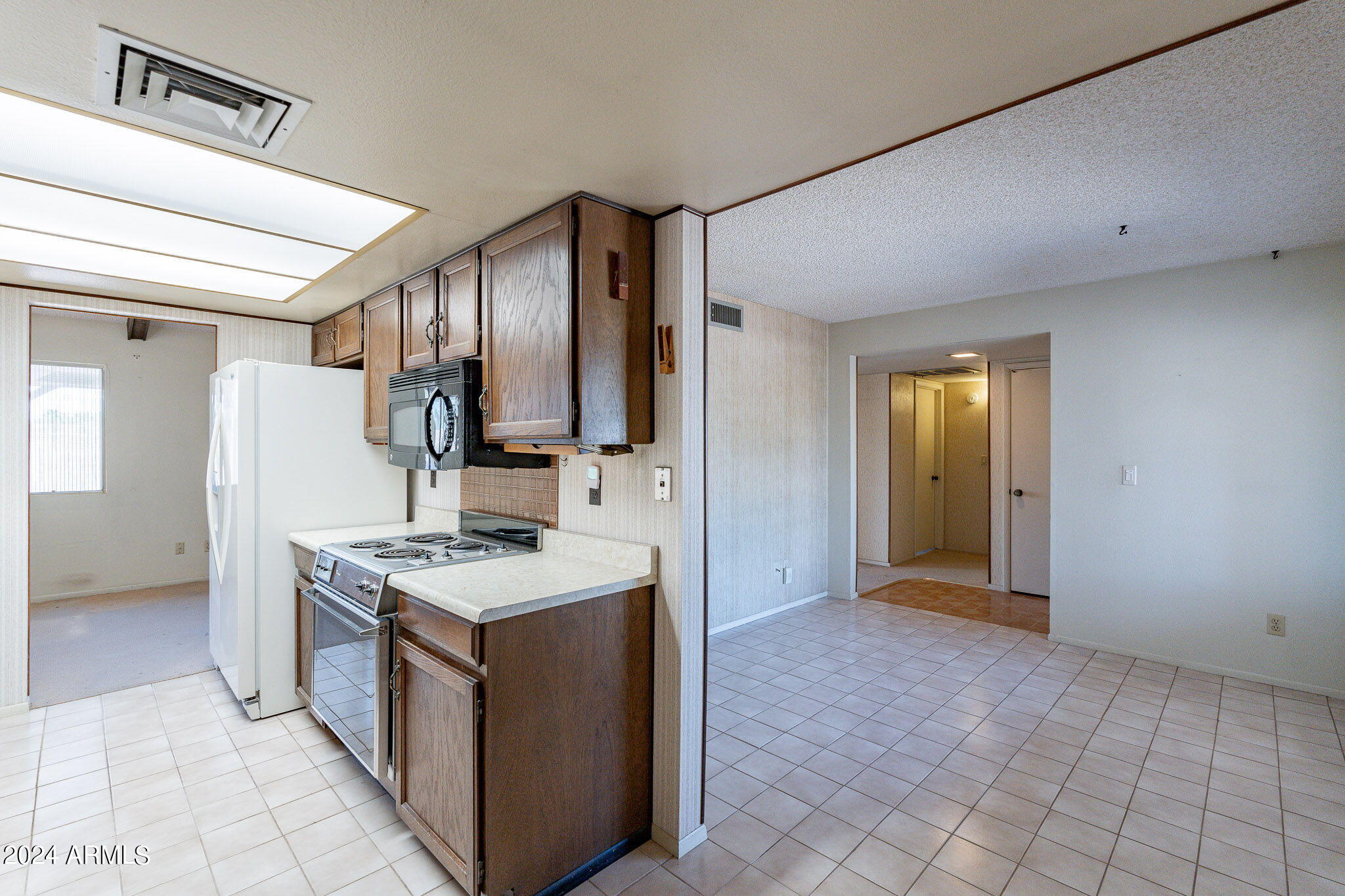 2231 East Kathleen Road Phoenix, AZ 85022 - Photo 8 of 29 19-web-or-mls-Kathleen-19
