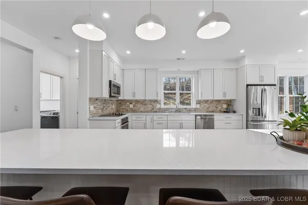 $749,000 | 109 Allen Road, Eldon, MO 65026