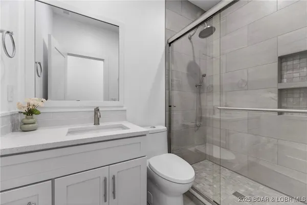 $749,000 | 109 Allen Road, Eldon, MO 65026