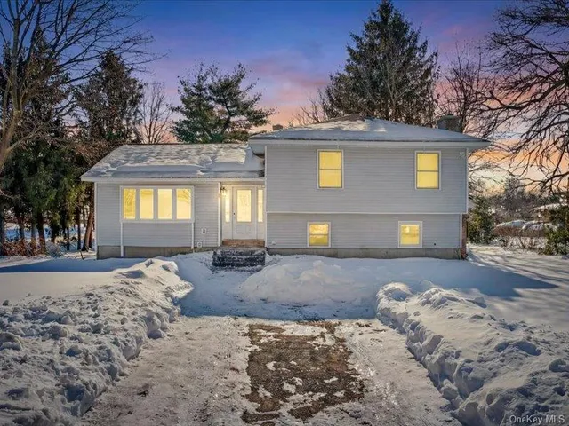 $525,000 | 3 Ben Lomond Drive, Middletown, NY 10941