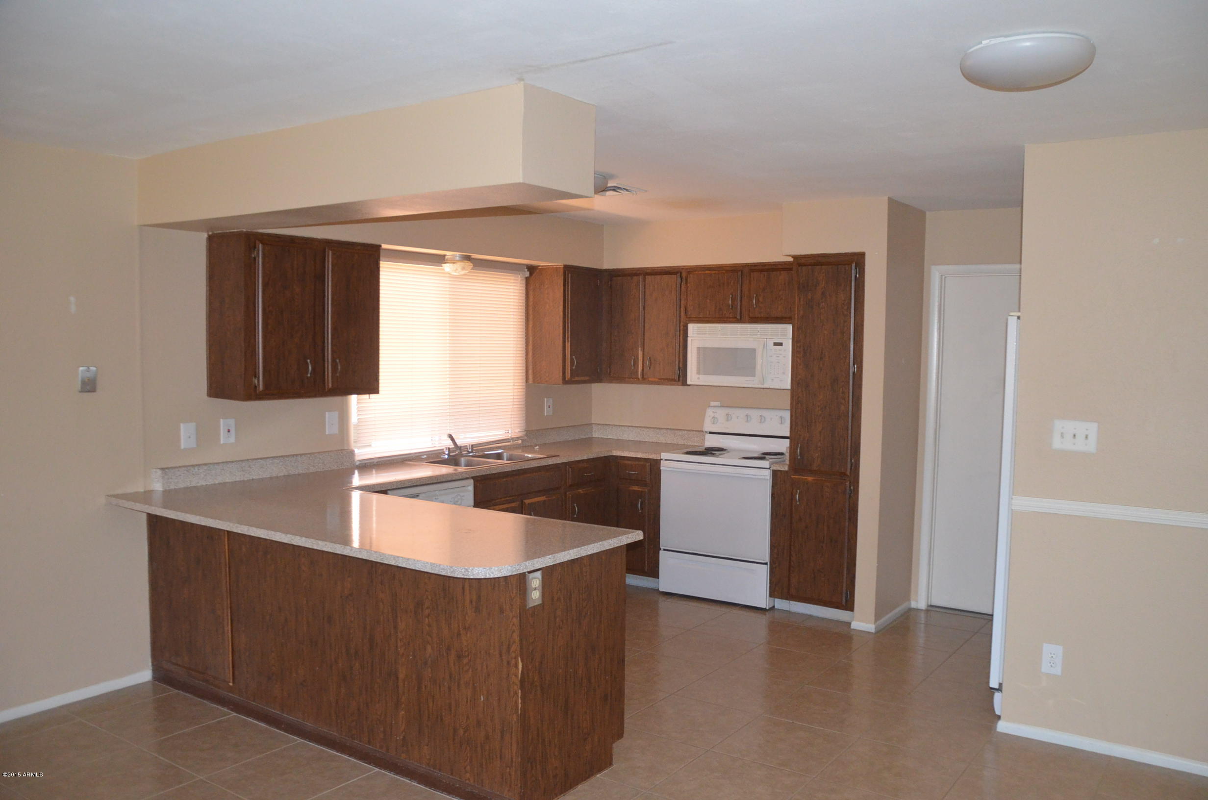 8858 West Osborn Road Phoenix, AZ 85037 - Photo 8 of 19 DSC_0271