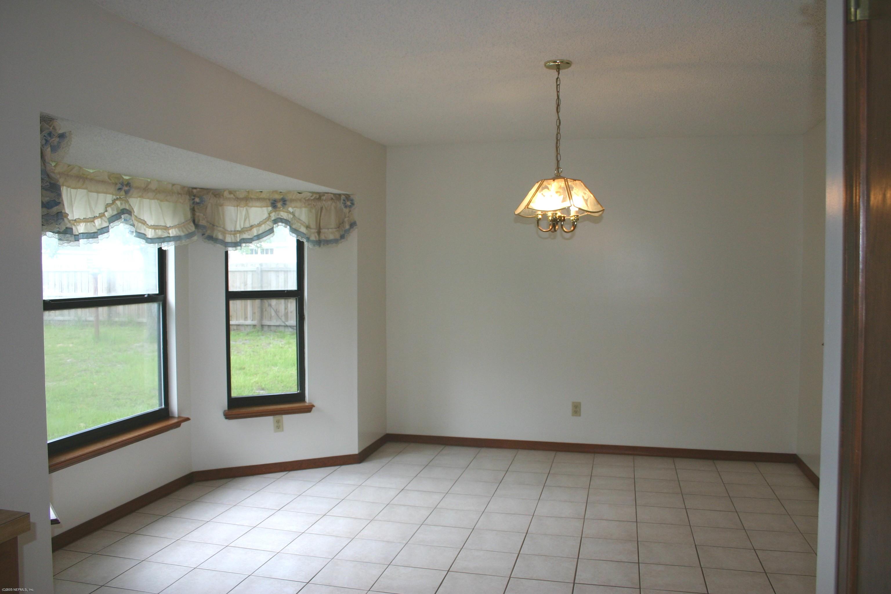 9231 Hipps Road Jacksonville, FL 32222 - Photo 3 of 6