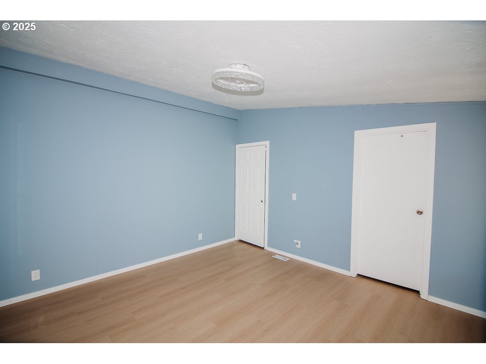 338 Archie Street Eugene, OR 97402 - Photo 13 of 34