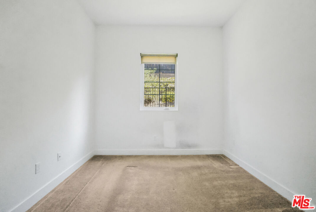 20705 West Chestnut Circle Porter Ranch, CA 91326 - Photo 13 of 35