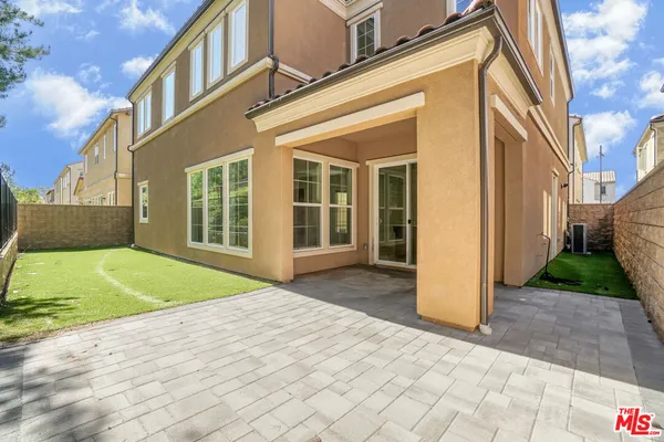 $1,433,000 | 20705 West Chestnut Circle, Porter Ranch, CA 91326