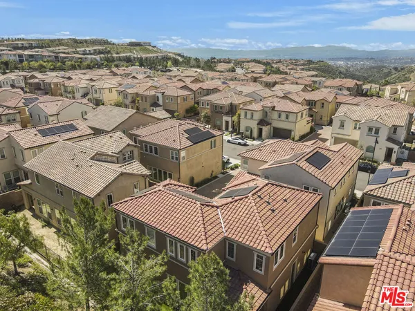 $1,433,000 | 20705 West Chestnut Circle, Porter Ranch, CA 91326